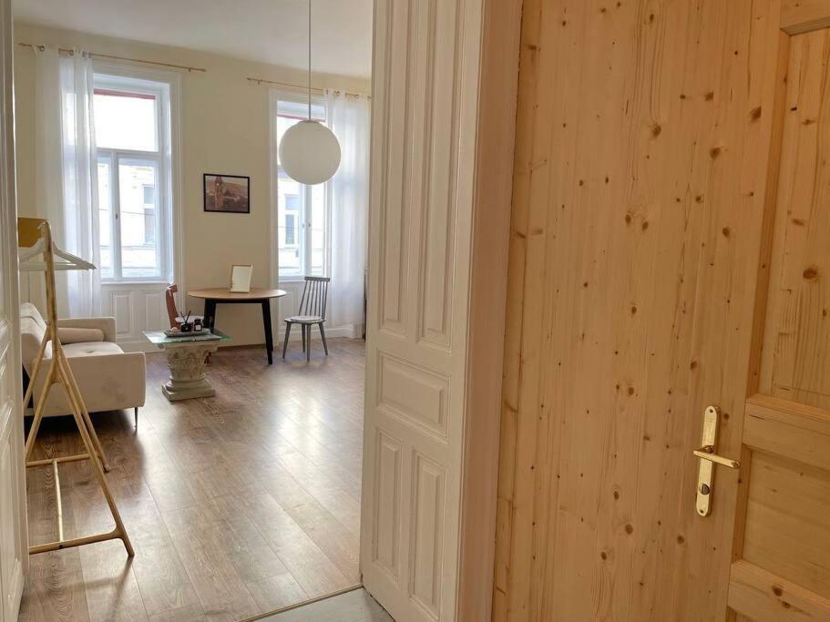 Unique In Doebling Apartament